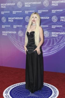 Ava Max at arrivals for 12th Breakthrough Prize Ceremony, Barker Hangar, Santa Monica, CA, April 18, 2026. Photo By: Elizabeth Goodenough Everett Collection 12th Breakthrough Prize Ceremony PUBLICATIONXNOTxINxCANxCHNxFRAxITAxJPNxNORxPOLxRUSxESPxUKxUSA