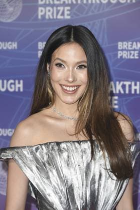 Eileen Gu at arrivals for 12th Breakthrough Prize Ceremony, Barker Hangar, Santa Monica, CA, April 18, 2026. Photo By: Elizabeth Goodenough Everett Collection 12th Breakthrough Prize Ceremony PUBLICATIONXNOTxINxCANxCHNxFRAxITAxJPNxNORxPOLxRUSxESPxUKxUSA