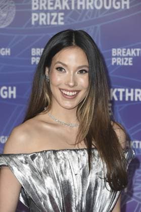 Eileen Gu at arrivals for 12th Breakthrough Prize Ceremony, Barker Hangar, Santa Monica, CA, April 18, 2026. Photo By: Elizabeth Goodenough Everett Collection 12th Breakthrough Prize Ceremony PUBLICATIONXNOTxINxCANxCHNxFRAxITAxJPNxNORxPOLxRUSxESPxUKxUSA