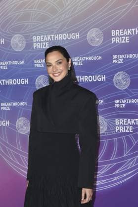 Gal Gadot at arrivals for 12th Breakthrough Prize Ceremony, Barker Hangar, Santa Monica, CA, April 18, 2026. Photo By: Elizabeth Goodenough Everett Collection 12th Breakthrough Prize Ceremony PUBLICATIONXNOTxINxCANxCHNxFRAxITAxJPNxNORxPOLxRUSxESPxUKxUSA