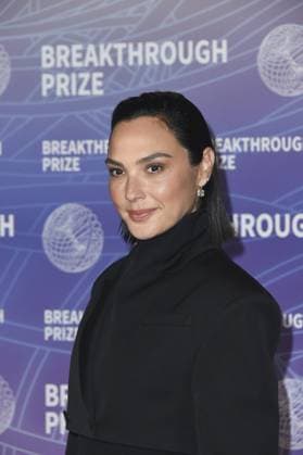 Gal Gadot at arrivals for 12th Breakthrough Prize Ceremony, Barker Hangar, Santa Monica, CA, April 18, 2026. Photo By: Elizabeth Goodenough Everett Collection 12th Breakthrough Prize Ceremony PUBLICATIONXNOTxINxCANxCHNxFRAxITAxJPNxNORxPOLxRUSxESPxUKxUSA