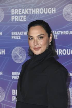 Gal Gadot at arrivals for 12th Breakthrough Prize Ceremony, Barker Hangar, Santa Monica, CA, April 18, 2026. Photo By: Elizabeth Goodenough Everett Collection 12th Breakthrough Prize Ceremony PUBLICATIONXNOTxINxCANxCHNxFRAxITAxJPNxNORxPOLxRUSxESPxUKxUSA