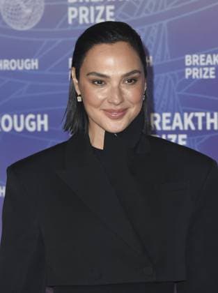 Gal Gadot at arrivals for 12th Breakthrough Prize Ceremony, Barker Hangar, Santa Monica, CA, April 18, 2026. Photo By: Elizabeth Goodenough Everett Collection 12th Breakthrough Prize Ceremony PUBLICATIONXNOTxINxCANxCHNxFRAxITAxJPNxNORxPOLxRUSxESPxUKxUSA
