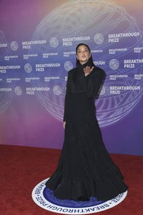 Gal Gadot at arrivals for 12th Breakthrough Prize Ceremony, Barker Hangar, Santa Monica, CA, April 18, 2026. Photo By: Elizabeth Goodenough Everett Collection 12th Breakthrough Prize Ceremony PUBLICATIONXNOTxINxCANxCHNxFRAxITAxJPNxNORxPOLxRUSxESPxUKxUSA