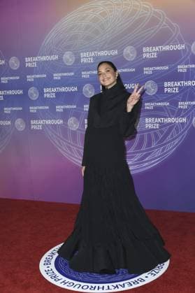 Gal Gadot at arrivals for 12th Breakthrough Prize Ceremony, Barker Hangar, Santa Monica, CA, April 18, 2026. Photo By: Elizabeth Goodenough Everett Collection 12th Breakthrough Prize Ceremony PUBLICATIONXNOTxINxCANxCHNxFRAxITAxJPNxNORxPOLxRUSxESPxUKxUSA