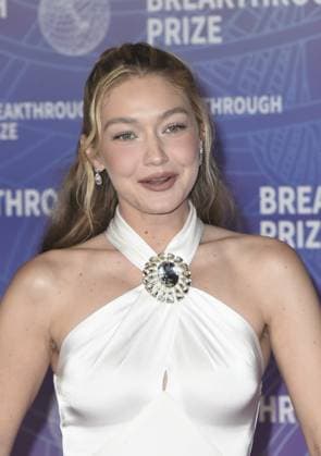 Gigi Hadid at arrivals for 12th Breakthrough Prize Ceremony, Barker Hangar, Santa Monica, CA, April 18, 2026. Photo By: Elizabeth Goodenough Everett Collection 12th Breakthrough Prize Ceremony PUBLICATIONXNOTxINxCANxCHNxFRAxITAxJPNxNORxPOLxRUSxESPxUKxUSA