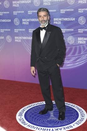 Oscar Isaac at arrivals for 12th Breakthrough Prize Ceremony, Barker Hangar, Santa Monica, CA, April 18, 2026. Photo By: Elizabeth Goodenough Everett Collection 12th Breakthrough Prize Ceremony PUBLICATIONXNOTxINxCANxCHNxFRAxITAxJPNxNORxPOLxRUSxESPxUKxUSA