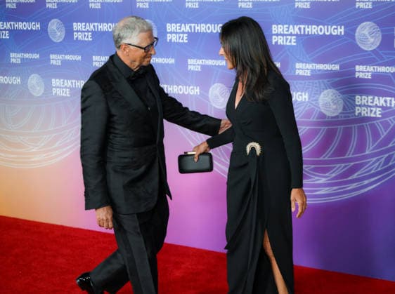 Breakthrough Prize Ceremony Red Carpet 2026 SANTA MONICA, CA - APRIL 18: Bill Gates and Paula Hurd attend the 12th Annual Breakthrough Prize Awards and Ceremony at Barker Hangar in Santa Monica of Los Angeles, California, United States on April 18, 2026. Tayfun Coskun Anadolu California United States. Editorial use only. Please get in touch for any other usage.  Copyright: x2026xAnadoluxTayfunxCoskunx