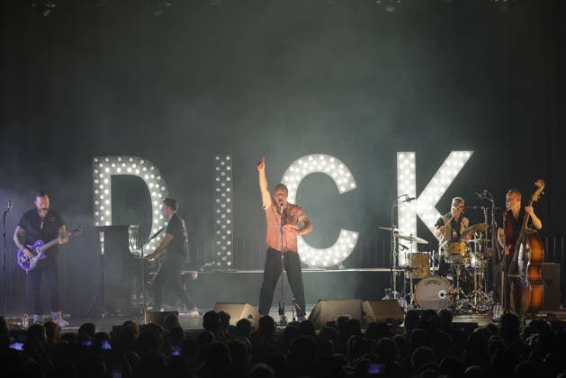 18 04 2026, Dick Brave, Saenger, in concert on club tour live at Huxlys Neue Welt, Berlin, alias Sascha Röntgen Schmitz, music, RocknRoll, Berlin