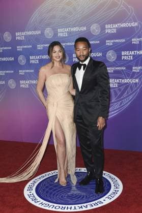 Chrissy Teigen, John Legend at arrivals for 12th Breakthrough Prize Ceremony - Part 2, Barker Hangar, Santa Monica, CA, April 18, 2026. Photo By: Elizabeth Goodenough Everett Collection 12th Breakthrough Prize Ceremony - Part 2 PUBLICATIONXNOTxINxCANxCHNxFRAxITAxJPNxNORxPOLxRUSxESPxUKxUSA