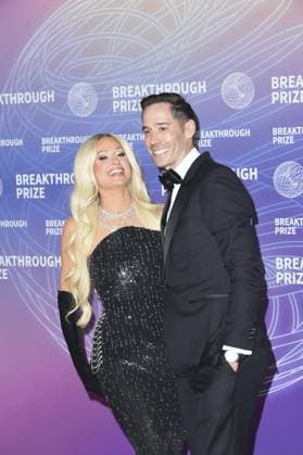 Paris Hilton, Carter Reum at arrivals for 12th Breakthrough Prize Ceremony - Part 2, Barker Hangar, Santa Monica, CA, April 18, 2026. Photo By: Elizabeth Goodenough Everett Collection 12th Breakthrough Prize Ceremony - Part 2 PUBLICATIONXNOTxINxCANxCHNxFRAxITAxJPNxNORxPOLxRUSxESPxUKxUSA