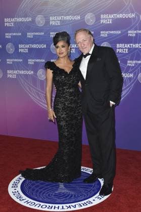 FranÃ§ois-Henri Pinault, Salma Hayek at arrivals for 12th Breakthrough Prize Ceremony - Part 2, Barker Hangar, Santa Monica, CA, April 18, 2026. Photo By: Elizabeth Goodenough Everett Collection 12th Breakthrough Prize Ceremony - Part 2 PUBLICATIONXNOTxINxCANxCHNxFRAxITAxJPNxNORxPOLxRUSxESPxUKxUSA
