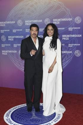 Lisa Parigi, Lionel Richie at arrivals for 12th Breakthrough Prize Ceremony - Part 2, Barker Hangar, Santa Monica, CA, April 18, 2026. Photo By: Elizabeth Goodenough Everett Collection 12th Breakthrough Prize Ceremony - Part 2 PUBLICATIONXNOTxINxCANxCHNxFRAxITAxJPNxNORxPOLxRUSxESPxUKxUSA