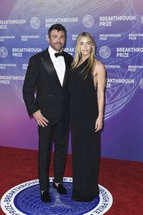 Mark Rober, Lauren Abney at arrivals for 12th Breakthrough Prize Ceremony - Part 2, Barker Hangar, Santa Monica, CA, April 18, 2026. Photo By: Elizabeth Goodenough Everett Collection 12th Breakthrough Prize Ceremony - Part 2 PUBLICATIONXNOTxINxCANxCHNxFRAxITAxJPNxNORxPOLxRUSxESPxUKxUSA