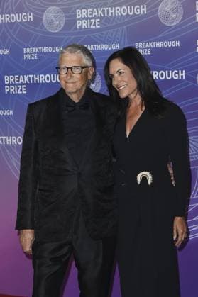 Bill Gates, Paula Hurd at arrivals for 12th Breakthrough Prize Ceremony - Part 2, Barker Hangar, Santa Monica, CA, April 18, 2026. Photo By: Elizabeth Goodenough Everett Collection 12th Breakthrough Prize Ceremony - Part 2 PUBLICATIONXNOTxINxCANxCHNxFRAxITAxJPNxNORxPOLxRUSxESPxUKxUSA