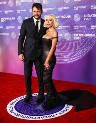 Breakthrough Prize Ceremony Red Carpet 2026 SANTA MONICA, CA - APRIL 18: Christina Aguilera and her husband Jordan Bratman attend the 12th Annual Breakthrough Prize Awards and Ceremony at Barker Hangar in Santa Monica of Los Angeles, California, United States on April 18, 2026. Tayfun Coskun Anadolu California United States. Editorial use only. Please get in touch for any other usage.  Copyright: x2026xAnadoluxTayfunxCoskunx