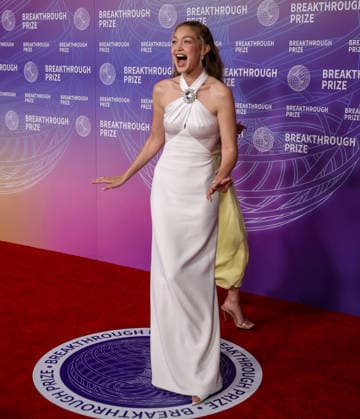 Breakthrough Prize Ceremony Red Carpet 2026 SANTA MONICA, CA - APRIL 18: Gigi Hadid attends the 12th Annual Breakthrough Prize Awards and Ceremony at Barker Hangar in Santa Monica of Los Angeles, California, United States on April 18, 2026. Tayfun Coskun Anadolu California United States. Editorial use only. Please get in touch for any other usage.  Copyright: x2026xAnadoluxTayfunxCoskunx