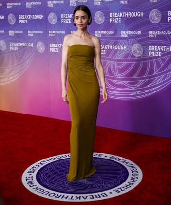 Breakthrough Prize Ceremony Red Carpet 2026 SANTA MONICA, CA - APRIL 18: Lily Collins attends the 12th Annual Breakthrough Prize Awards and Ceremony at Barker Hangar in Santa Monica of Los Angeles, California, United States on April 18, 2026. Tayfun Coskun Anadolu California United States. Editorial use only. Please get in touch for any other usage.  Copyright: x2026xAnadoluxTayfunxCoskunx