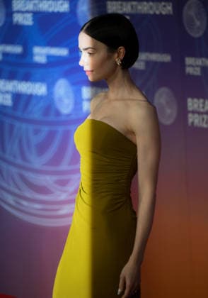 Breakthrough Prize Ceremony Red Carpet 2026 SANTA MONICA, CA - APRIL 18: Lily Collins attends the 12th Annual Breakthrough Prize Awards and Ceremony at Barker Hangar in Santa Monica of Los Angeles, California, United States on April 18, 2026. Tayfun Coskun Anadolu California United States. Editorial use only. Please get in touch for any other usage.  Copyright: x2026xAnadoluxTayfunxCoskunx