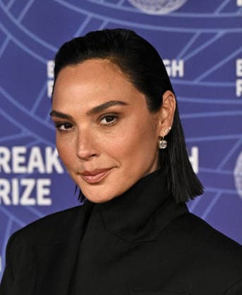 2026 Breakthrough Prize Ceremony Gal Gadot arriving to the 12th Breakthrough Prize Ceremony held at Barker Hangar on April 18, 2026 in Santa Monica, CA. Santa Monica Barker Hangar California USA Copyright: xStarbuck xAFF-USA.COMx