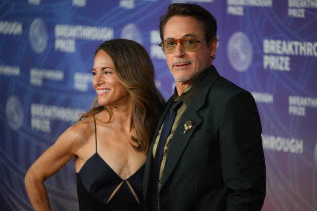 Breakthrough Prize Ceremony Red Carpet 2026 SANTA MONICA, CA - APRIL 18: Robert Downey Jr. and his wife Susan Downey attend the 12th Annual Breakthrough Prize Awards and Ceremony at Barker Hangar in Santa Monica of Los Angeles, California, United States on April 18, 2026. Tayfun Coskun Anadolu California United States. Editorial use only. Please get in touch for any other usage.  Copyright: x2026xAnadoluxTayfunxCoskunx