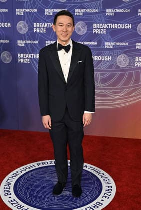 2026 Breakthrough Prize Ceremony Shou Zi Chew, CEO of TikTok arriving to the 12th Breakthrough Prize Ceremony held at Barker Hangar on April 18, 2026 in Santa Monica, CA. Santa Monica Barker Hangar California USA Copyright: xStarbuck xAFF-USA.COMx