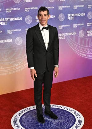 2026 Breakthrough Prize Ceremony Alex Honnold arriving to the 12th Breakthrough Prize Ceremony held at Barker Hangar on April 18, 2026 in Santa Monica, CA. Santa Monica Barker Hangar California USA Copyright: xStarbuck xAFF-USA.COMx