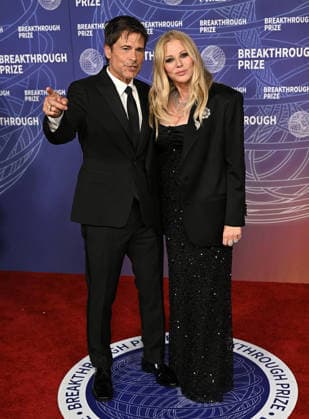 2026 Breakthrough Prize Ceremony Rob Lowe and Sheryl Berkoff arriving to the 12th Breakthrough Prize Ceremony held at Barker Hangar on April 18, 2026 in Santa Monica, CA. Santa Monica Barker Hangar California USA Copyright: xStarbuck xAFF-USA.COMx
