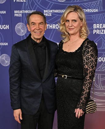 2026 Breakthrough Prize Ceremony Jeff Koons and Justine Wheeler Koons arriving to the 12th Breakthrough Prize Ceremony held at Barker Hangar on April 18, 2026 in Santa Monica, CA. Santa Monica Barker Hangar California USA Copyright: xStarbuck xAFF-USA.COMx