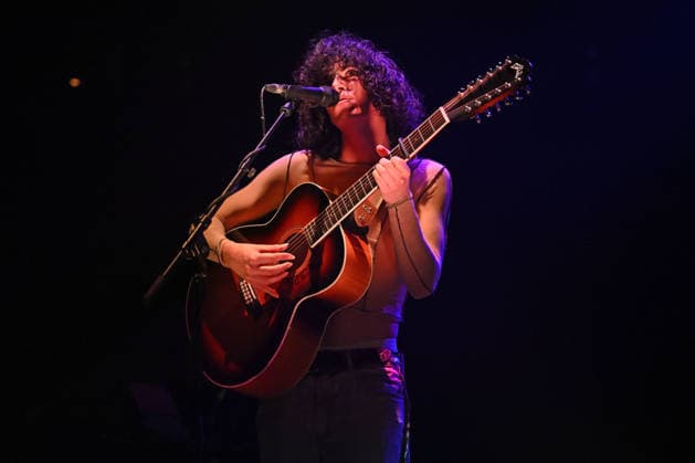 Jacob Alon performing at Roundhouse in London LONDON, ENGLAND - APRIL 18: Jacob Alon performing at Roundhouse, Chalk Farm on April 18, 2026 in London, England. CAP MAR MAR Great Britain Copyright: xMartinxHarris CapitalxPicturesx
