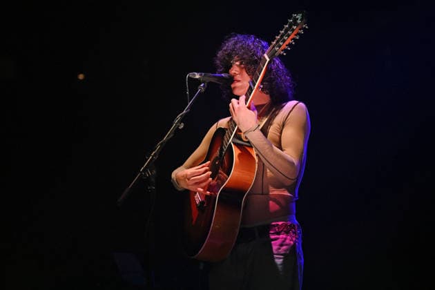 Jacob Alon performing at Roundhouse in London LONDON, ENGLAND - APRIL 18: Jacob Alon performing at Roundhouse, Chalk Farm on April 18, 2026 in London, England. CAP MAR MAR Great Britain Copyright: xMartinxHarris CapitalxPicturesx