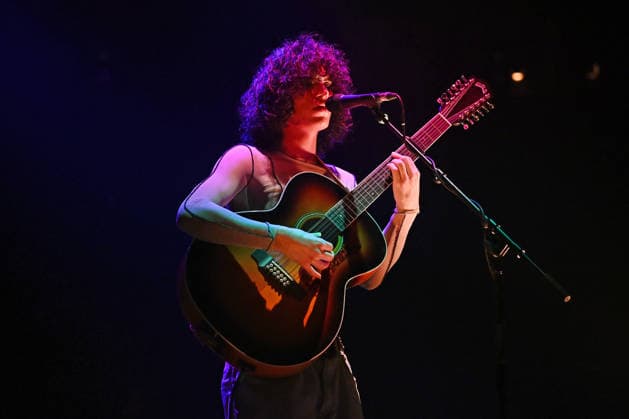 Jacob Alon performing at Roundhouse in London LONDON, ENGLAND - APRIL 18: Jacob Alon performing at Roundhouse, Chalk Farm on April 18, 2026 in London, England. CAP MAR MAR Great Britain Copyright: xMartinxHarris CapitalxPicturesx