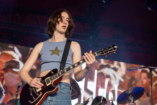 April 18, 2026, Indio, California, U.S: EMILY GREEN of Geese during Coachella Valley Music and Arts Festival at Empire Polo Club in Indio, California Indio U.S  - ZUMAs135 20260418_zap_s135_217 Copyright: xDanielxDeSloverx