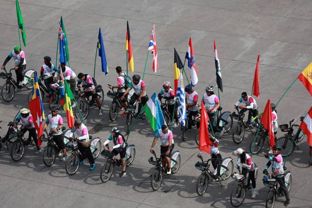 Thousands of cyclists celebrate new bike lane infrastructure in Mexico City MEXICO CITY, MEXICO - APRIL 19: Cyclists position themselves to form a large-scale bicycle shape during the inauguration of the Gran Tenochtitlan bike lane, at Zocalo square, in Mexico City, Mexico on April 19, 2026. The Mexico City government called on thousands of cyclists to form a large-scale bicycle shape to mark the inauguration of a bike lane of more than 30 km, which will connect the city center with southern Mexico City. Daniel Cardenas Anadolu Mexico City Mexico. Editorial use only. Please get in touch for any other usage.  Copyright: x2026xAnadoluxDanielxCardenasx