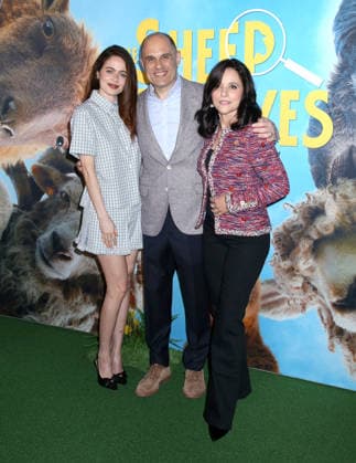 The Sheep Detectives New York Premiere Molly Gordon, Craig Mazin and Julia Louis-Dreyfus attending The Sheep Detectives New York Premiere held at Jazz at Lincoln Center on April 19, 2026 in New York City, NY New York City Jazz at Lincoln Center NY USA Copyright: xStevenxBergman AFF-USA.COMx