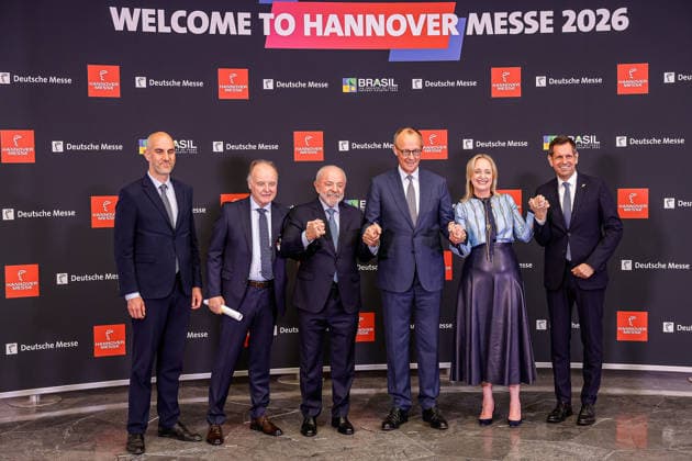 Eröffnung der Hannover Messe 2026 - Partnerland Brasilien Gruppenfoto (v.l.n.r.), ¢Belit Onay, Oberbürgermeister der Landeshauptstadt Hannover, . Gunther Kegel, Präsident des ZVEI e. V.; Luiz Inacio Lula da Silva, Präsident der Föderativen Republik Brasilien; Bundeskanzler Friedrich Merz: Julie Sweet, Chair & CEO Accenture: Olaf Lies, Ministerpräsident Niedersachsen Hannover Hannover, Stadthalle, Runder Saa Niedersachsen, Region Hannover Germany *** Opening of Hannover Messe 2026 Partner Country Brazil Group photo f l n r , ¢ Belit Onay, Lord Mayor of the City of Hannover, Gunther Kegel, President of ZVEI e V Luiz Inacio Lula da Silva, President of the Federative Republic of Brazil Federal Chancellor Friedrich Merz Julie Sweet, Ch