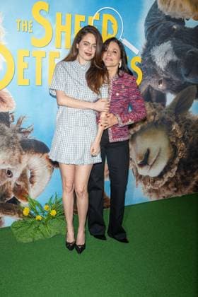 RECORD DATE NOT STATED Amazon MGM Studios "The Sheep Detectives" Premiere (NEW) Amazon MGM Studios The Sheep Detectives Premiere. April 19, 2026, New York, New York, USA: (L-R) Molly Gordon and Julia Louis-Dreyfus attend The Sheep Detectives New York Premiere at Jazz at Lincoln Center on April 19, 2026 in New York City. (Credit: M10s TheNews2)(Foto: M10S Thenews2 imago images) Amazon MGM Studios "The Sheep Detectives" Premiere  Copyright: xM10sx