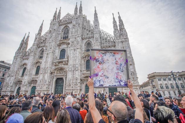 MILAN - Breakfast and exchange of objects in Piazza del Duomo organized by Lavazza and artist Maurizio Cattelan to officially open Design Week. April 20  Copyright: x xipa-agency.netx xEMANUELExDExCARLIx IPA_Agency_IPA74096565