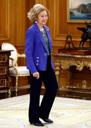 Queen Sofia receives in audience a representation of the Association of Relatives of People with Alzheimers and other Dementias Remember Extremadura Queen Sofia during the audience with a representation of the Association of Relatives of People with Alzheimers and other Dementias Remember Extremadura on the occasion of its 25th anniversary, at the Zarzuela Palace, on April 20, 2026, in Madrid Spain FAMOUS AUDIENCE QUEEN Antonio Gutié Madrid Madrid Spain  Copyright: xAntonioxGutiÃ rrezx 7454427