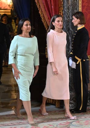 The King and Queen receive the President of the Portuguese Republic, António José Seguro, and the First Lady, Margarida Maldonado The First Lady, Margarida Maldonado, and Queen Letizia during the audience at the Royal Palace, April 20, 2026, in Madrid Spain FAMOUSES PRESIDENT KINGS AUDIENCE José José Madrid Madrid Madrid Spain  Copyright: xJosÃ xOlivax 7454924