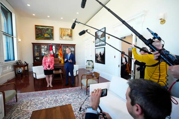 April 20, 2026, Ottawa, On, CAN: Prime Minister Mark Carney meets with Premier of New Brunswick Susan Holt in his office in Ottawa on Monday, April 20, 2026. Ottawa CAN  - ZUMAc35_ 20260420_zaf_c35_015 Copyright: xSeanxKilpatrickx