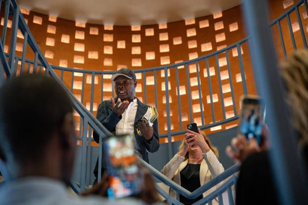 The German-Burkinabe architect, Diébédo Francis Kéré, at the opening of the new Goethe-Institut in Dakar, Senegal, on 16 April 2026. The building’s designer, Francis Kéré, winner of the Pritzker and Aga Khan architecture prizes, sought to highlight sustainable architecture using local materials (earth, laterite) that offer bioclimatic solutions suited to Dakar’s climate. Designed as an open and inclusive space, the new Goethe-Institut in Dakar aims to make the venue a new hub for creativity and intercultural dialogue in West Africa. It will host cultural, educational and artistic activities. - 16 04 2026 - Senegal Dakar District Dakar - Nicolas Réméné Le Pictorium  331980