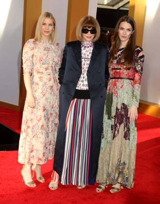 April 20, 2026, New York, New York, USA: ELIZABETH CORDRY SHAFFER, fashion editor ANNA WINTOUR and BEE CARROZZINI seen at the World Premiere for The Devil Wears Prada 2 held at Lincoln Center. New York USA  - ZUMAk03_ 20260420_zaf_k03_179 Copyright: xNancyxKaszermanx