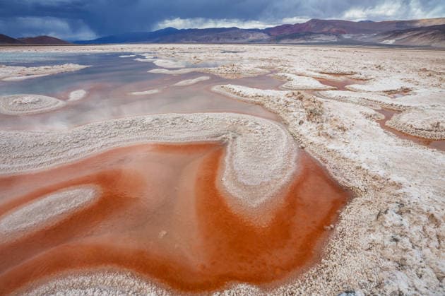 Creative Highlights World Fantastische Landschaften von Nord-Argentinien. Schöne inspirierende Naturlandschaften. Laguna Verde in Salar Antofalla. Fantastic Scenic landscapes of Northern Argentina. Beautiful inspiring natural landscapes. Laguna Verde in Salar Antofalla. (License=RF) Copyright: xZoonar.com GalynaxAndrushkox 24879780