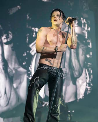 Yungblud performing live as part of his Idols - The World Tour at the OVO Hydro, Glasgow, Scotland, UK, 20 April 2026. Yungblud performing live at the OVO Hydro, Glasgow, Scotland, UK, 20 April 2026, Credit:Duncan Bryceland Avalon UK, Scotland, Glasgow, OVO Hydro, Glasgow, Scotland, UK Copyright: xDuncanxBrycelandx xAvalonx 1093247982