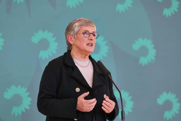 Berlin, Deutschland, 21.04.2026: Deutscher Bundestag: Grünen-Fraktionssitzung: Britta Haßelmann, Grüne, gibt ein Statement *** Berlin, Germany, 21 04 2026 German Bundestag Green parliamentary group meeting Britta Haßelmann, Greens, gives a statement Copyright: xdtsxNachrichtenagenturx dts_115989