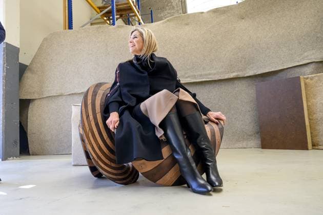 Arnhem, The Netherlands, 2026-04-21 14:04:12 ARNHEM, 21-04-2026, Cleantech Park. Queen Maxima visits Cleantech Park Arnhem. Arnhem has been named SME City 2026 by the business association MKB-Nederland. Every year, MKB-Nederland awards this title to a city or region that demonstrates it stands alongside entrepreneurs, actively works towards an attractive business climate, supports collaboration with entrepreneurs, and offers space for innovation, growth, and networking. PHOTO: NLBeeld Patrick van Emst. In the photo: Queen Maxima takes a seat on a circular design chair by Joris Laarman. Credit: NL Beeld Patrick van Emst Copyright: xx x