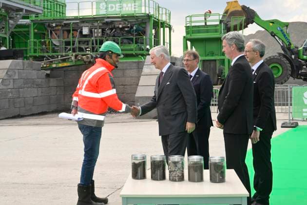 Interregional Royal Visit to WalloniaFlanders 2026 FARCIENNES, BELGIUM - APRIL 21: King Philippe of Belgium pictured visiting DEME Environnement during the first Interregional Royal Visit to WalloniaFlanders on April 21, 2026 in Farciennes, Belgium, 21 04 2026 Farciennes Belgium  Copyright: xPhilipxReynaersx
