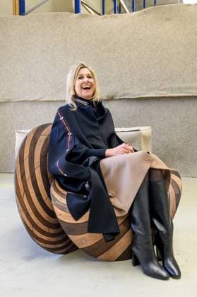 Arnhem, The Netherlands, 2026-04-21 14:03:59 ARNHEM, 21-04-2026, Cleantech Park. Queen Maxima visits Cleantech Park Arnhem. Arnhem has been named SME City 2026 by the business association MKB-Nederland. Every year, MKB-Nederland awards this title to a city or region that demonstrates it stands alongside entrepreneurs, actively works towards an attractive business climate, supports collaboration with entrepreneurs, and offers space for innovation, growth, and networking. PHOTO: NLBeeld Patrick van Emst. In the photo: Queen Maxima takes a seat on a circular design chair by Joris Laarman. Credit: NL Beeld Patrick van Emst Copyright: xx x
