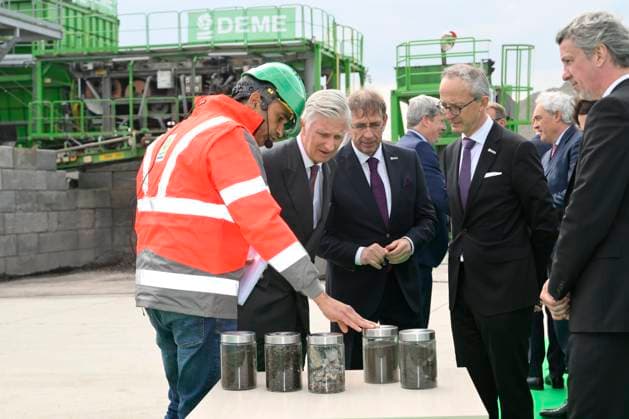 Interregional Royal Visit to WalloniaFlanders 2026 FARCIENNES, BELGIUM - APRIL 21: King Philippe of Belgium pictured visiting DEME Environnement during the first Interregional Royal Visit to WalloniaFlanders on April 21, 2026 in Farciennes, Belgium, 21 04 2026 Farciennes Belgium  Copyright: xPhilipxReynaersx